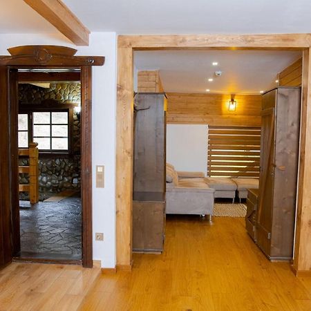Conacul Drahneilor Hotel Ruscova Екстериор снимка