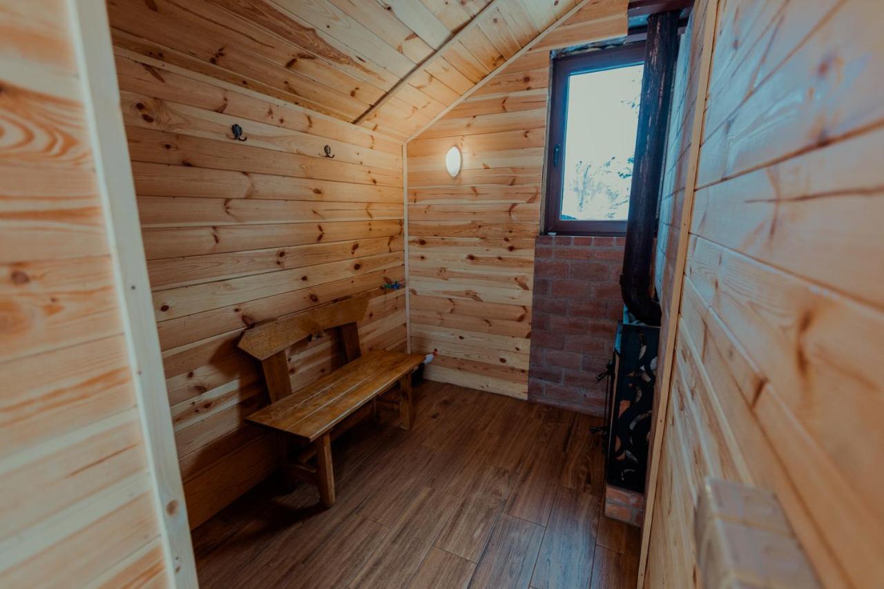 Conacul Drahneilor Hotel Ruscova Екстериор снимка