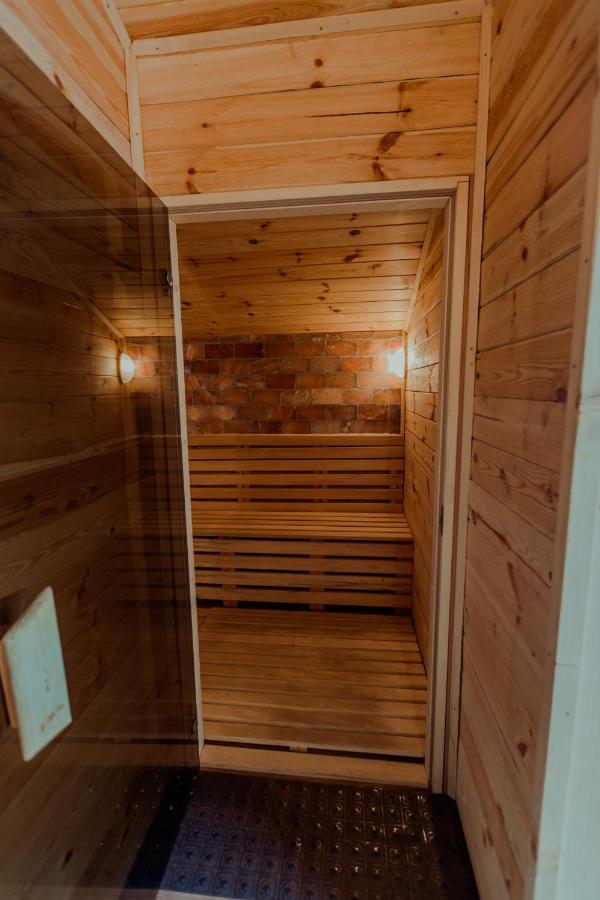 Conacul Drahneilor Hotel Ruscova Екстериор снимка