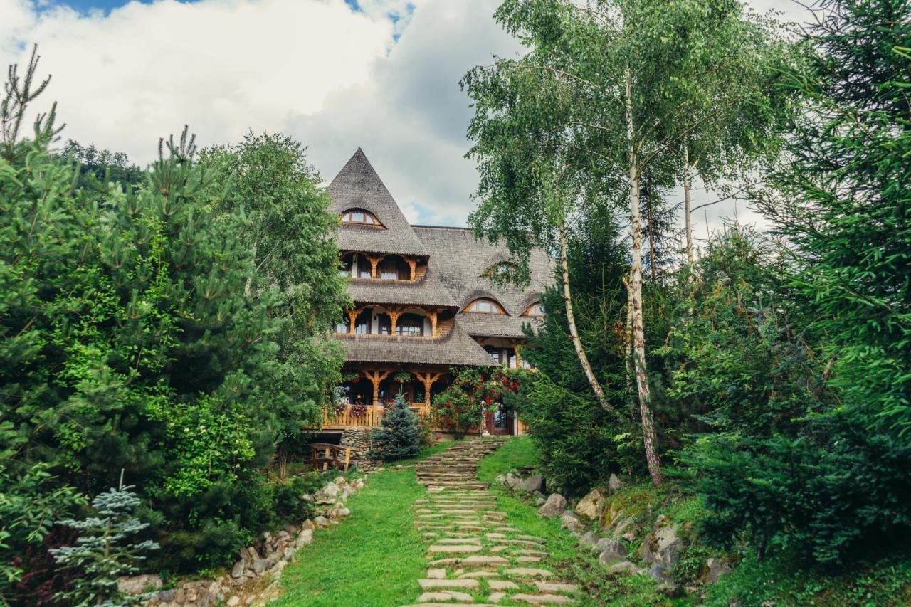 Conacul Drahneilor Hotel Ruscova Екстериор снимка