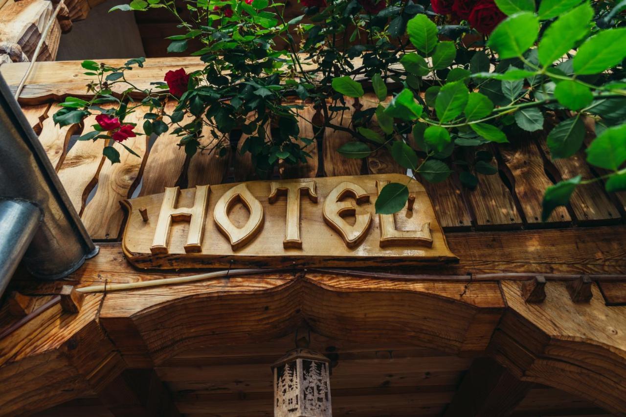 Conacul Drahneilor Hotel Ruscova Екстериор снимка