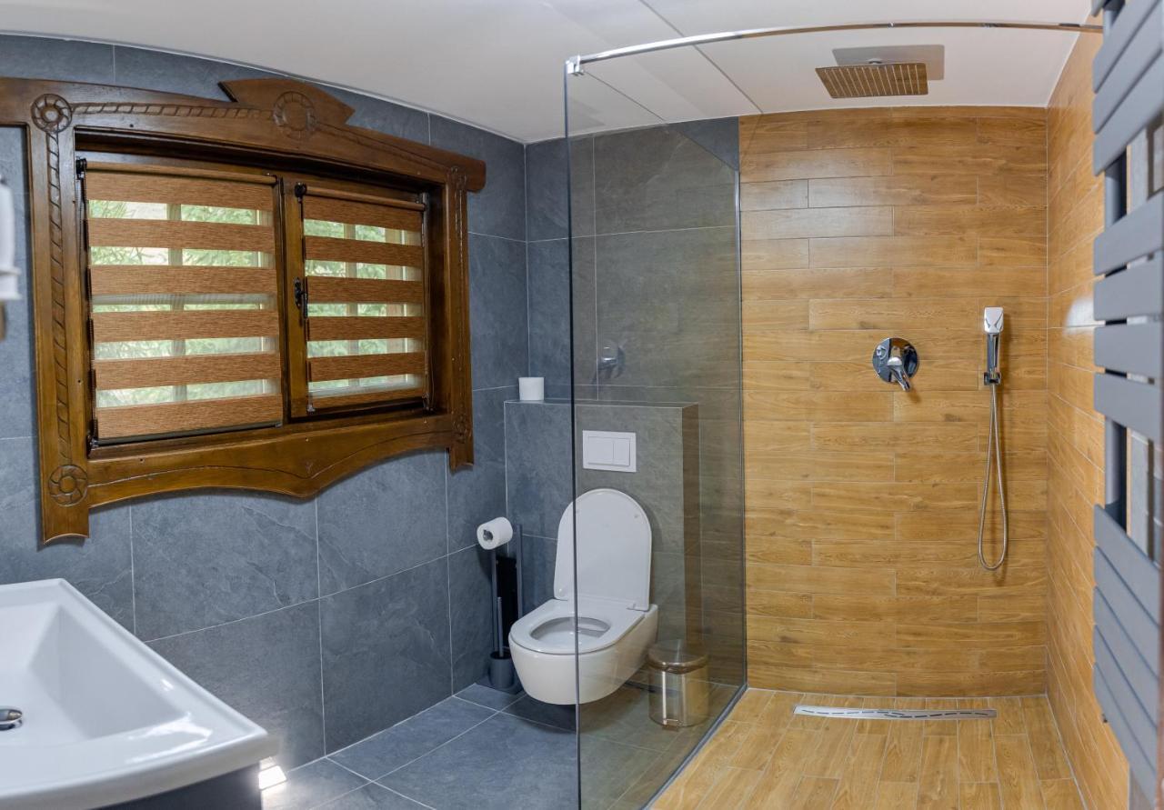 Conacul Drahneilor Hotel Ruscova Екстериор снимка