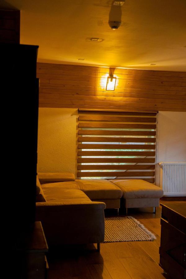 Conacul Drahneilor Hotel Ruscova Екстериор снимка